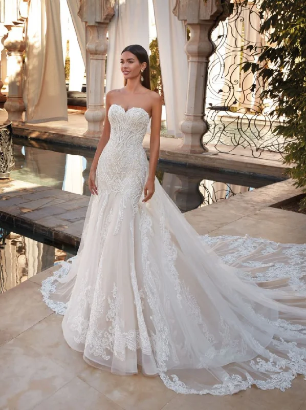 1088 Dress and Train A-Line Day Work