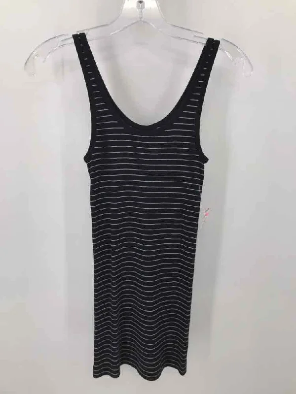 Pre-Owned Vince Black Size XS Stripe Tank Top cozy tank top