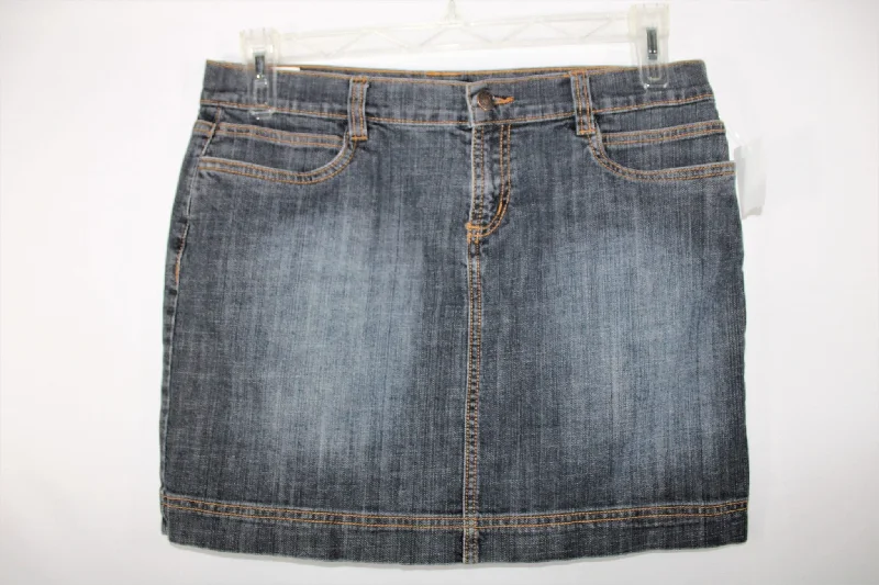 Daisy Fuentes Denim Skirt | Size 8 lace skirt romantic