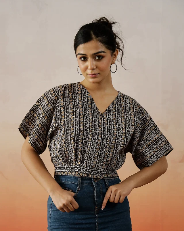 Black Cotton Printed Crop Top Cozy Warm Stylish