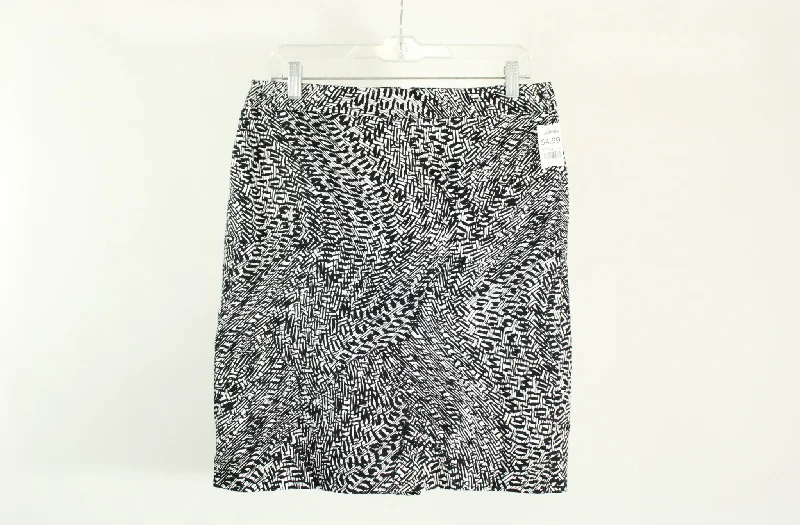 Van Heusen Black & White Patterned Skirt | Size 8 cashmere skirt soft