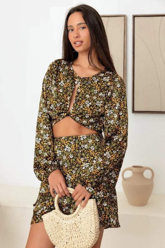 Floral Print Bliss Twist Front Detail Crop Top /1-2-2-1 Jersey Fabric Tulle Fabric Batik Fabric