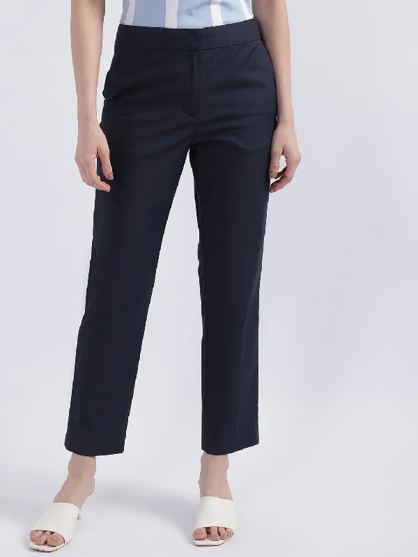 Gant Women Slim Fit Comfort Mid-Rise Cropped Trousers Trousers sophisticated sleek