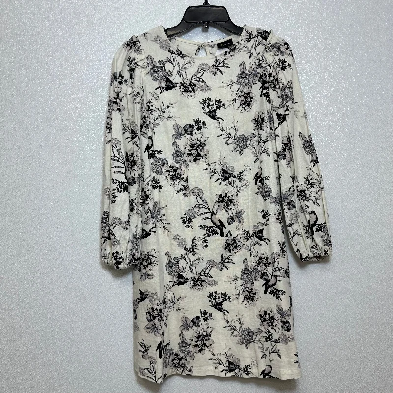 Dress Casual Short By Who What Wear  Size: S