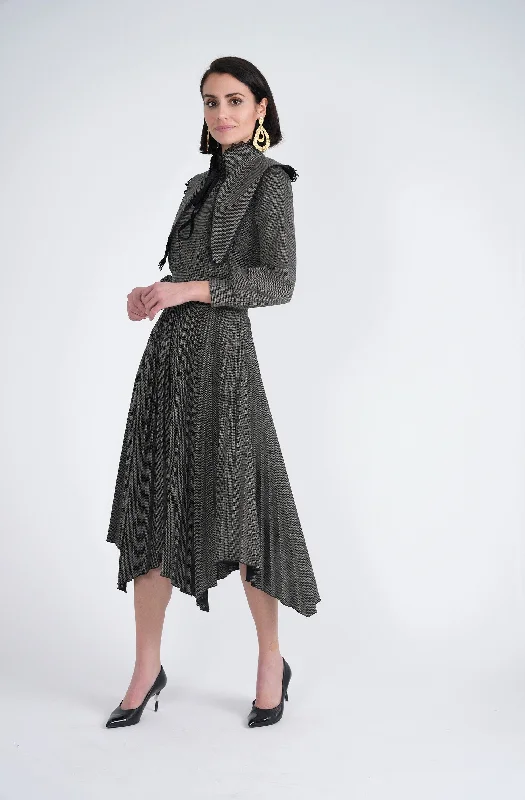 NYC Factory Removable Collar Print DressDress